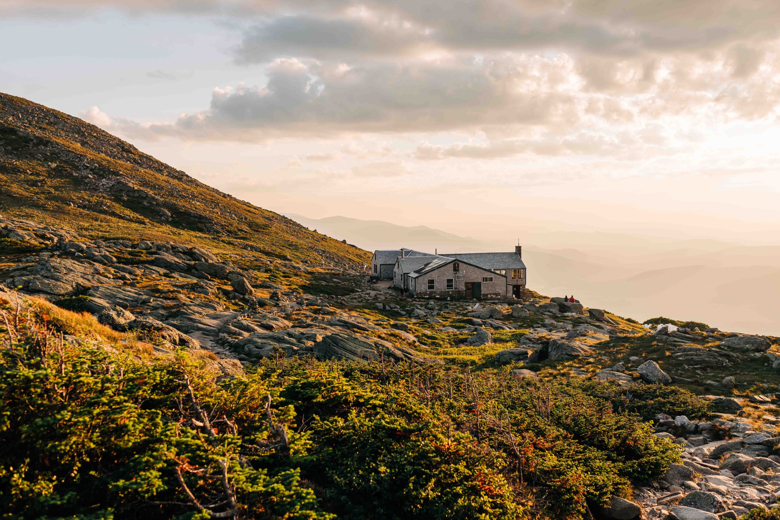 view of Lakes of the Clouds hut